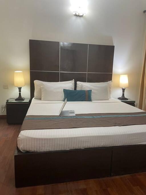 Park Serviced Apartments - Cyber City Gurgaon Esterno foto